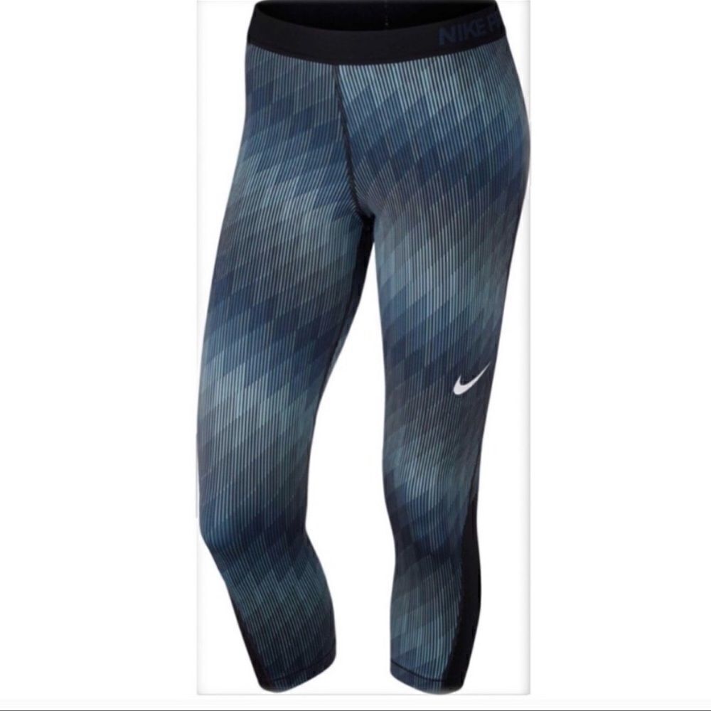 NIKE Pro Cool Stairstep Capri Legging Blue XS